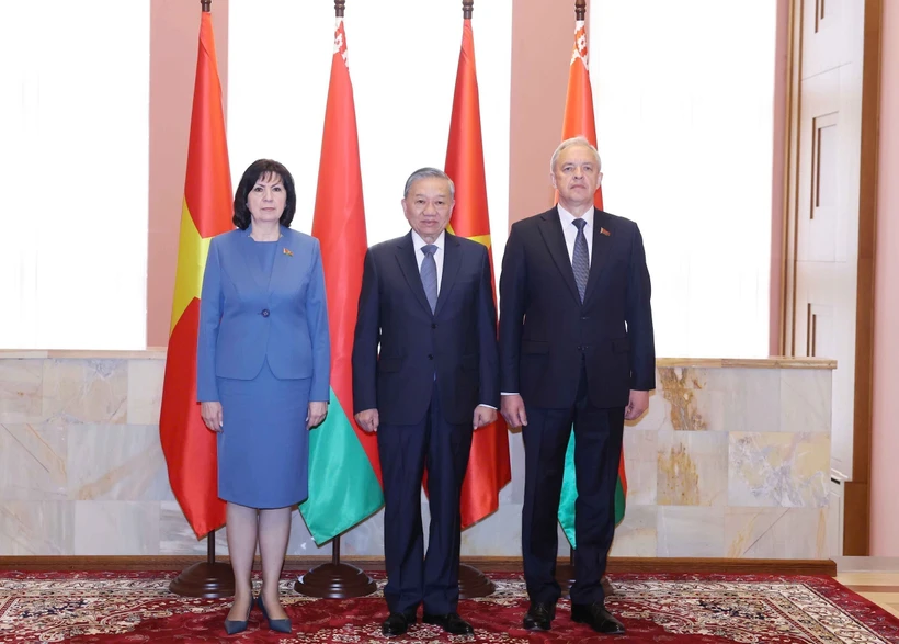 Party chief meets with Belarusian parliamentary leaders