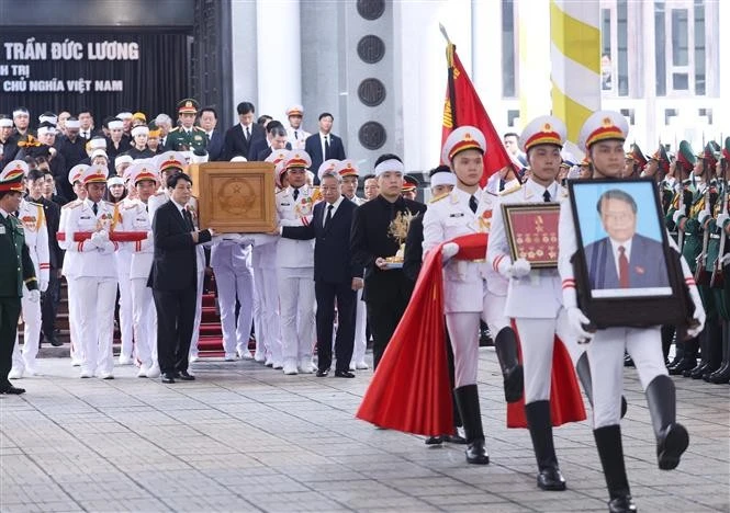 Memorial service held for former State President Tran Duc Luong