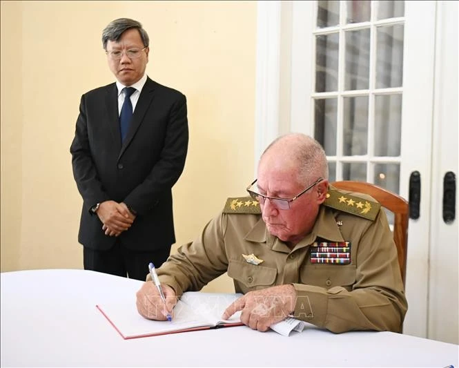 OVs, int'l friends in Americas pay tribute to former President Tran Duc Luong