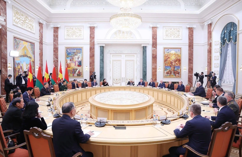 Vietnamese Party leader, Belarusian President hold talks