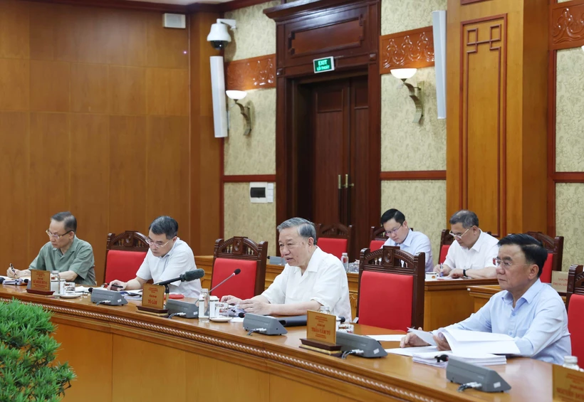 Party chief calls for continued dissemination of Constitution amendments