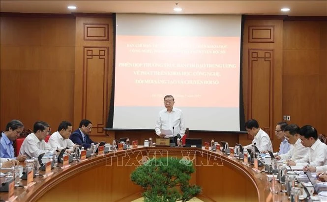 Party chief urges greater efforts to promote innovation, digital transformation