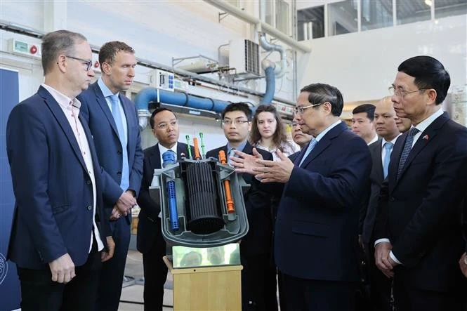 PM calls for cooperation with Sweden in nuclear energy technology