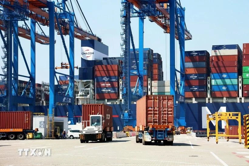 Vietnam posts 4.67 billion USD in five-month trade surplus