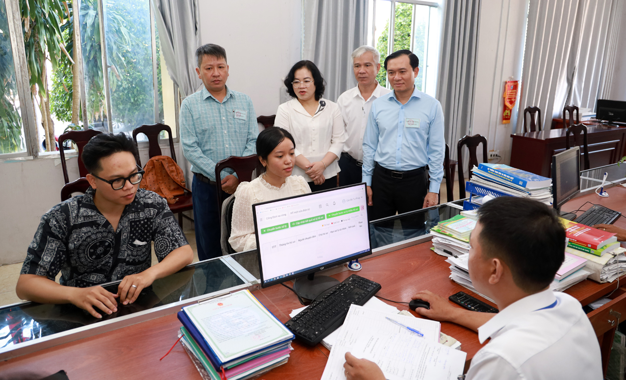 Experimental operation of the new commune organization model